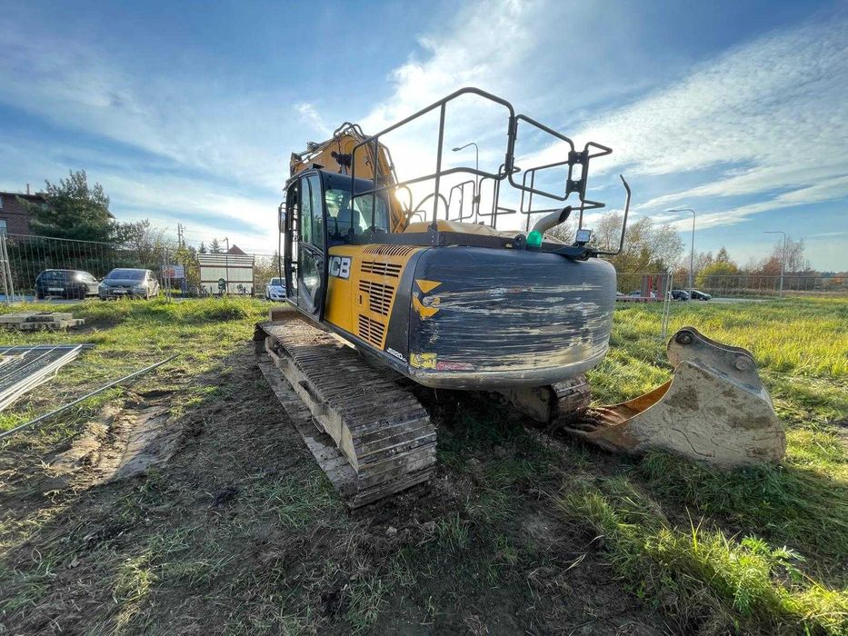 Екскаватор JCB JS220LC