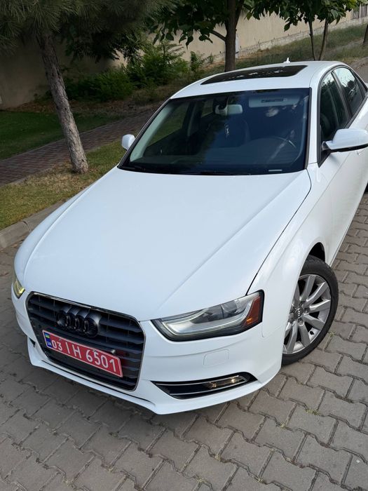 В продаже Audi A4B8 2013
