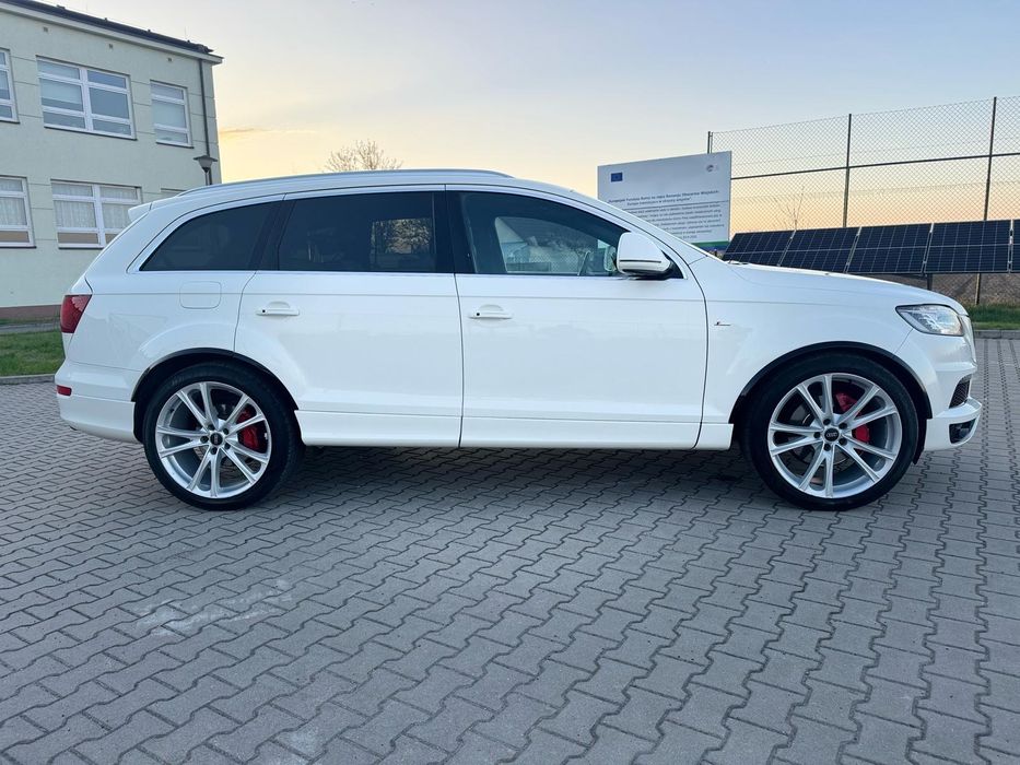 Audi q7.        .