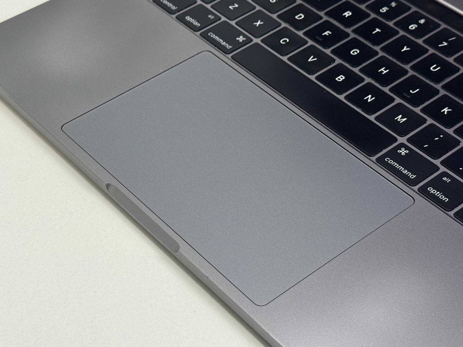 MacBook Pro 13 2016 Touchbar i5 8GB RAM 256GB SSD