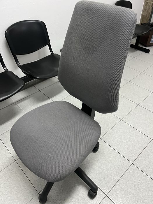 Cadeiras De Escritorio em bom estado