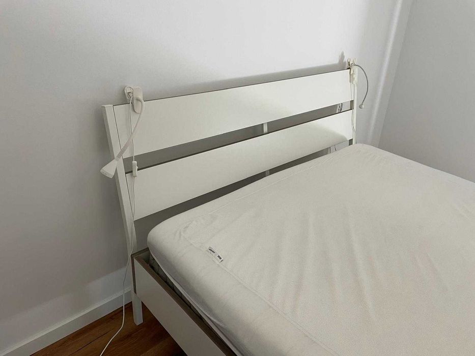 Cama de casal com colchão