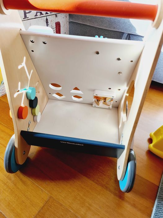 Carrinho de marcha bebé