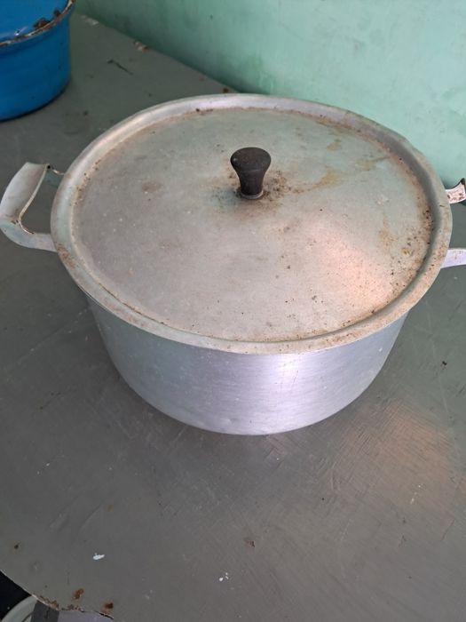 Кастрюля  эмалированая