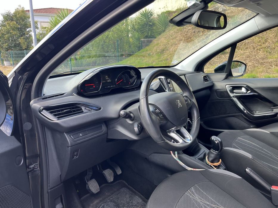 Pegeot 208 1.2 Gasolina 2014