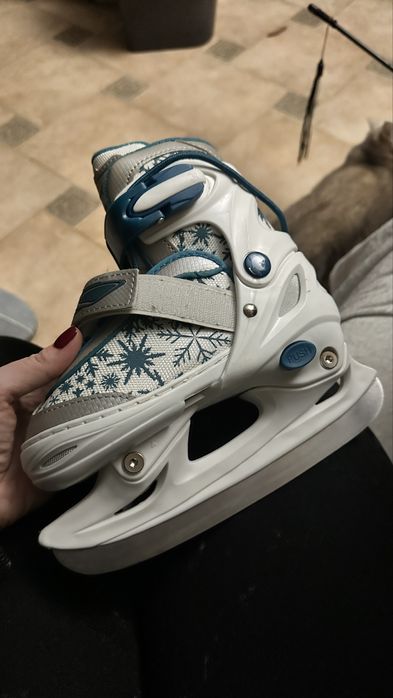 Продам детские коньки