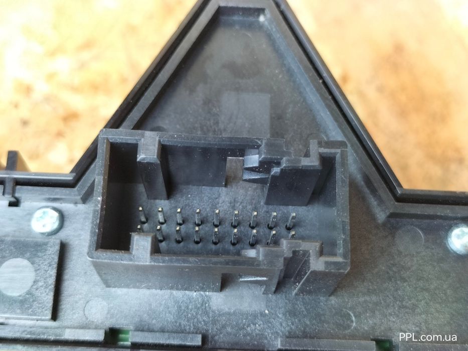 Opel Corsa D 06-14 кнопка аварийки блок кнопок в торпедо 13250804