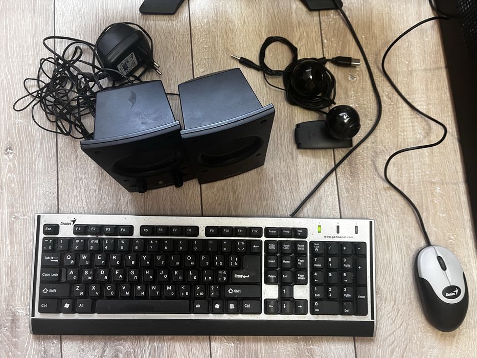 Корпус та периферія