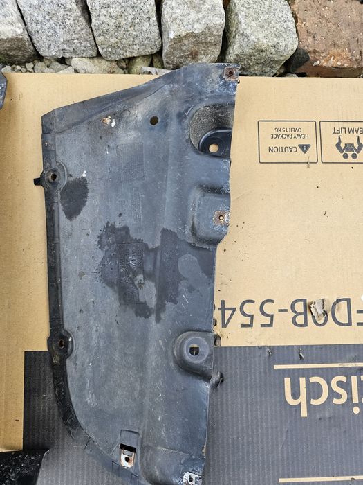 Bmw m3 e92 e93 m3 osłona  osłony dolne nadkoli prawa lewa strona