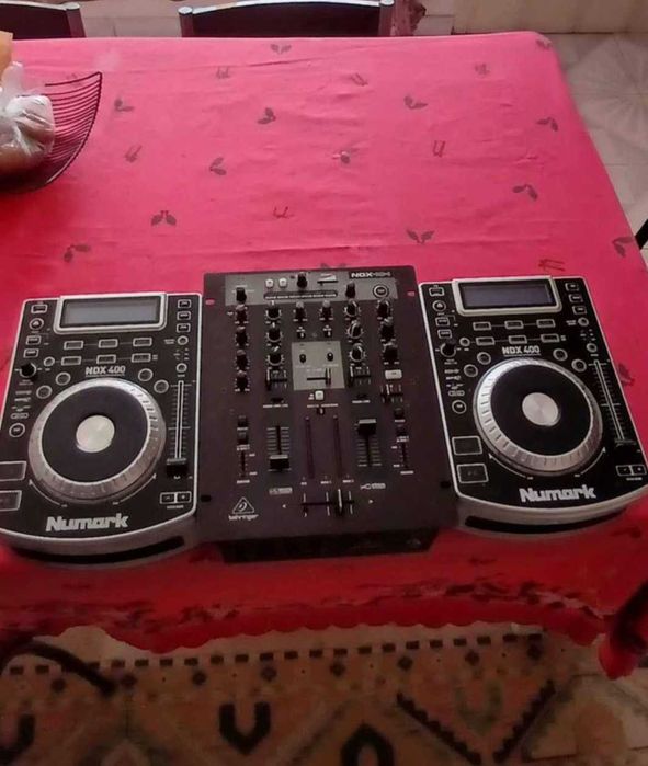 Mesa de mistura e decks