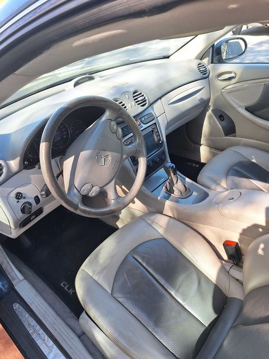 Mercedes CLK200 a gasolina