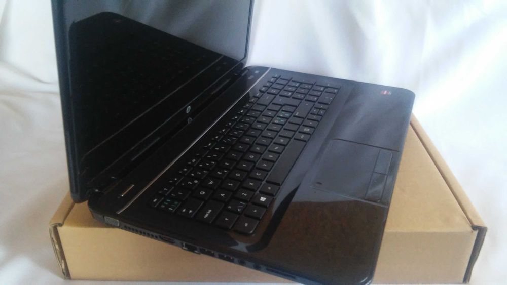 laptop HP Pavilion G7 i5  SSD 8gb jak nowy 17'3 W10