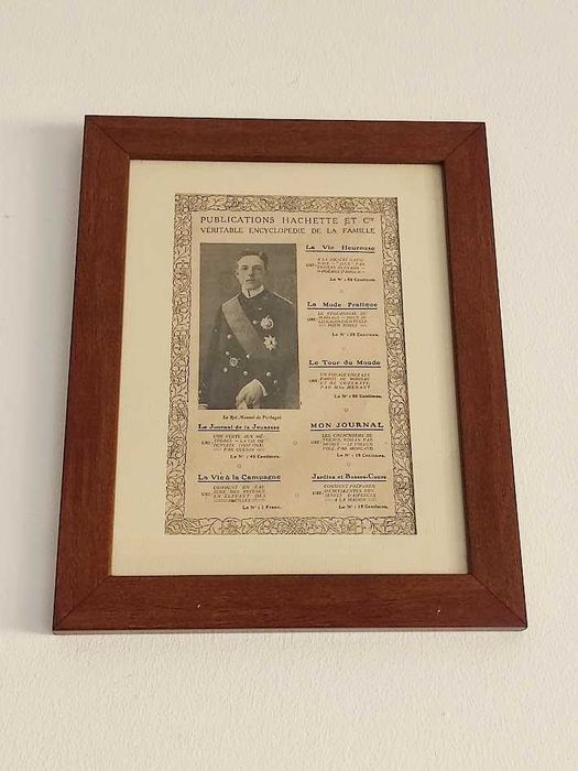 Publicação francesa emoldurada de Le Roi Manuel de Portugal