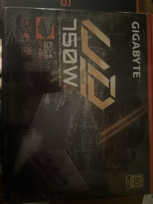 X870 Gigabyte Ryzen 7 9800X3D 4070Super 2TB 990 Pro Samsung. 32GB Ddr5