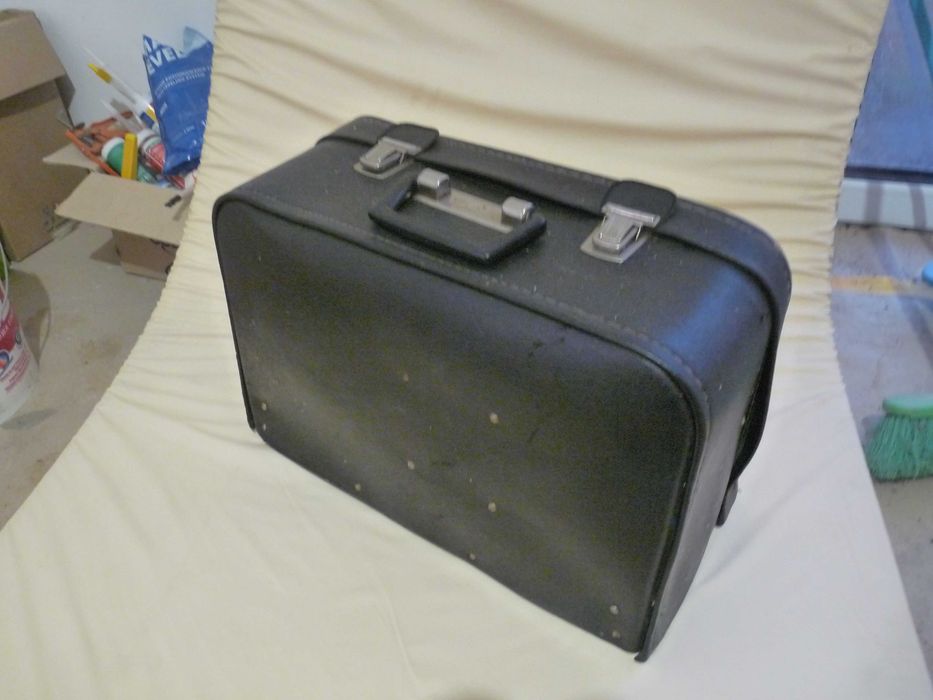 40.walizka do maszyny krawieckiej