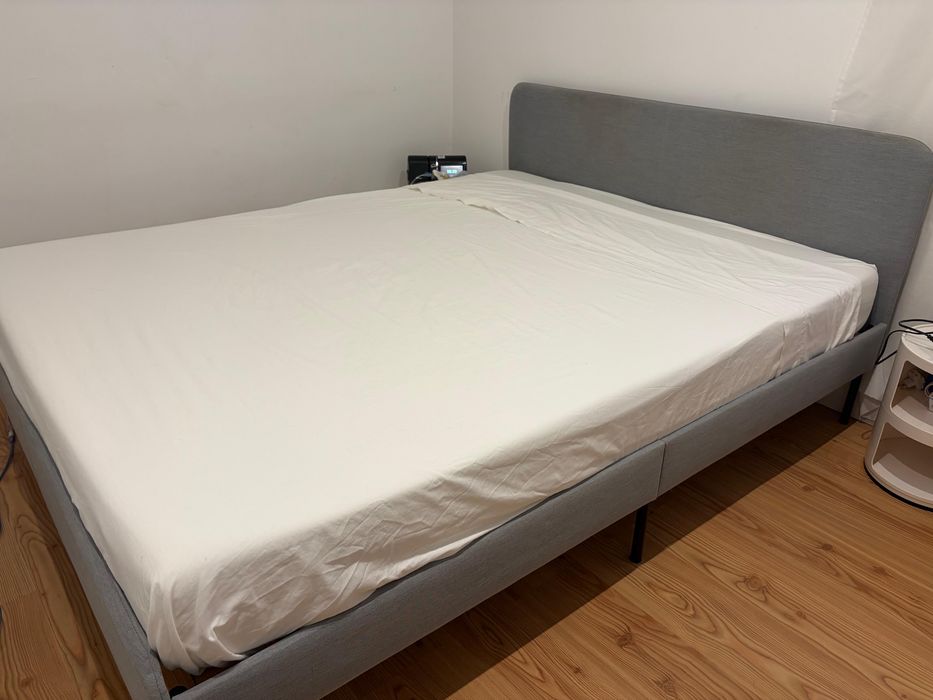 Cama de casal - Ikea