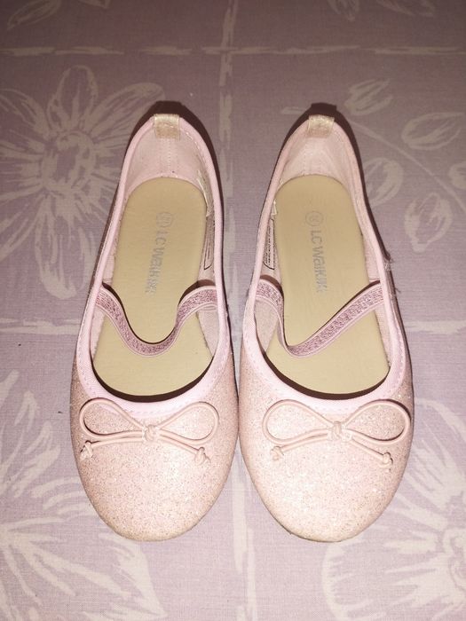 Дитячі речі . . .