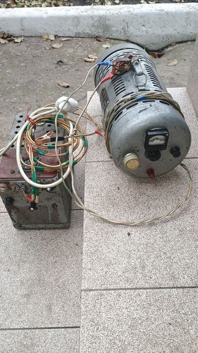 Продам зарядний пристрій