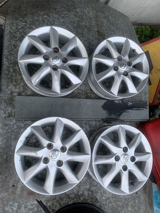 4,5j x 14" et39 toyota 4x100 oryginal