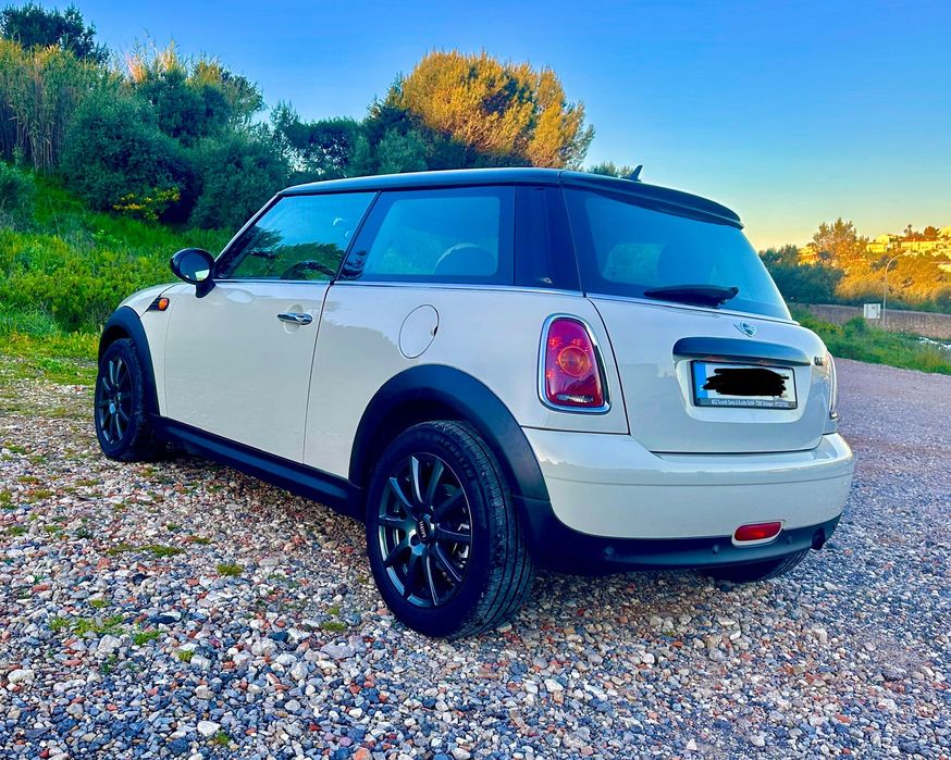 Mini Cooper R56 1.4 75 CV — photo 4