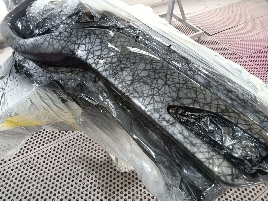 Pintura e acabamento de peças automovel