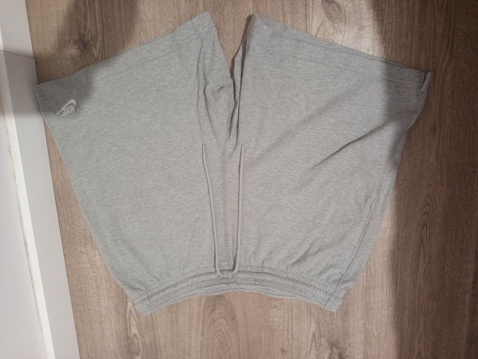 Nike shorts tamanho m