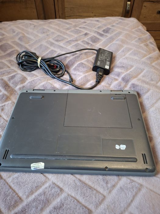 Notebook  Asus  z ładowarką