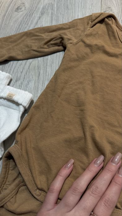 Зимова  дитяча шапка 40/42/44 ,боді, носочки