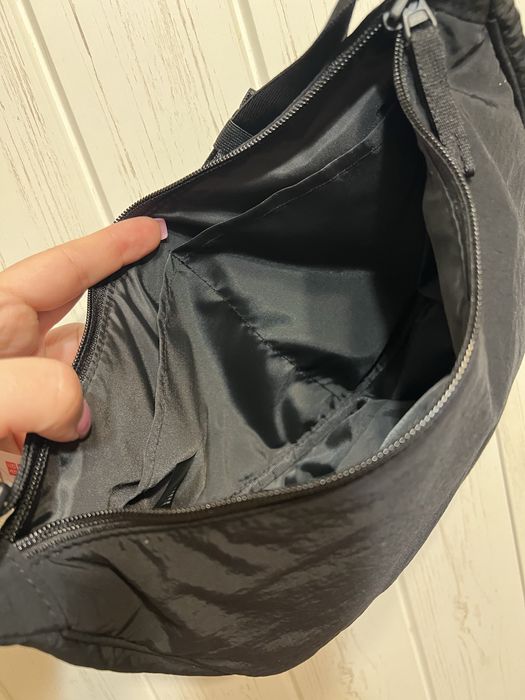 Сумка бананка Uniqlo