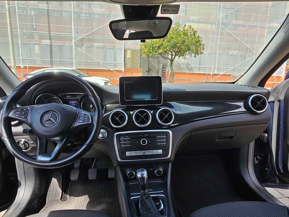 Mercedes-Benz CLA 180 d Shooting Brake Pack Urban