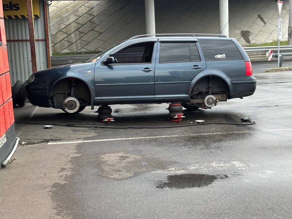 Volkswagen Golf 4 1.6 MPI універсал 2006