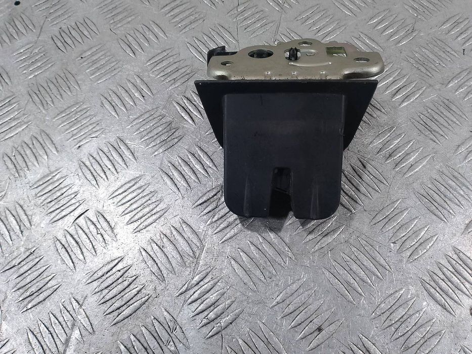 ZAMEK KLAPY AUDI Q7 (2005-2015) 4F9827505