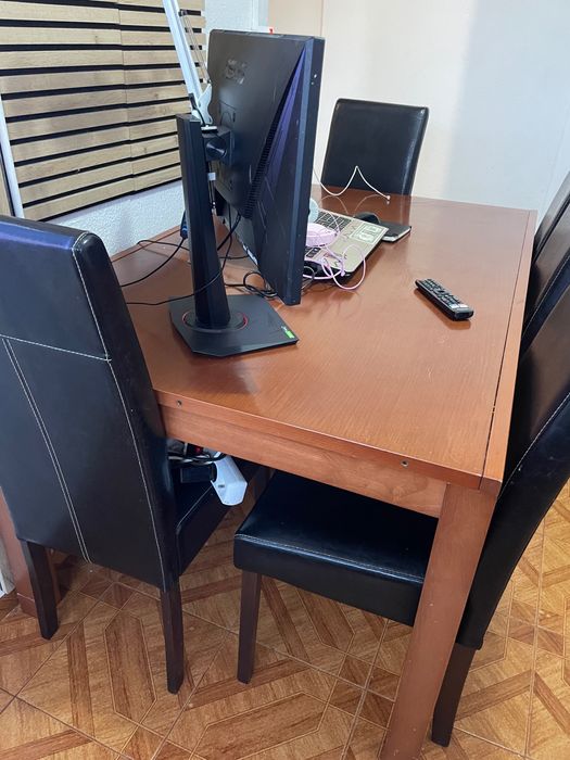 Mesa Sala+ cadeiras (muito bom estado)