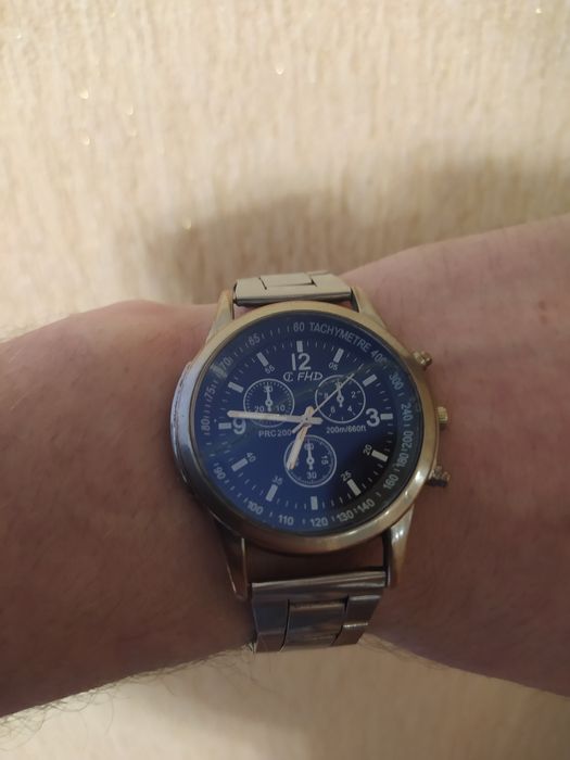 Продам годиник на руку