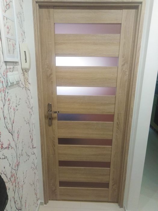 Drzwi otwierane na prawo 78/207 drewno