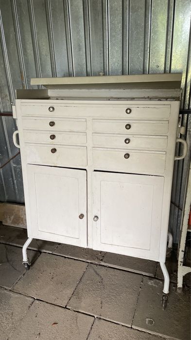 Szafka medyczna lata 40