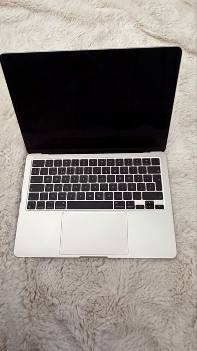MacBook 2024 Starlight495883234428866561