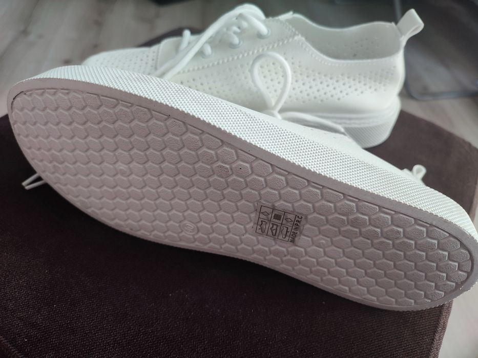 Trampki / buty sportowe / buty letnie r. 40