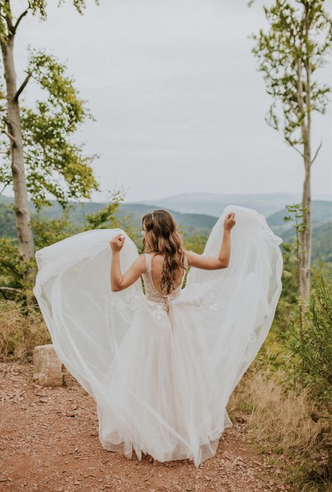 Suknia ślubna jak nowa r. 36/S