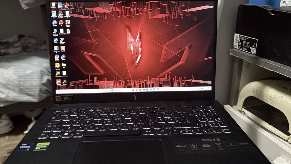 Acer Nitro V 15 ANV15-51 Portable (15.6 - RAM 16 / GB 51264283956405123123