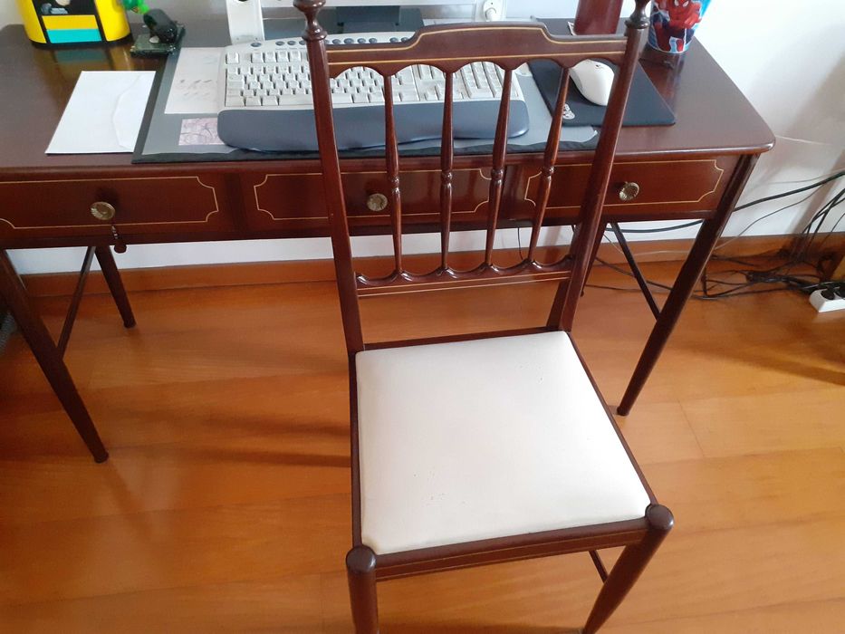 Mobília clássica VINTAGE - Cadeira de quarto