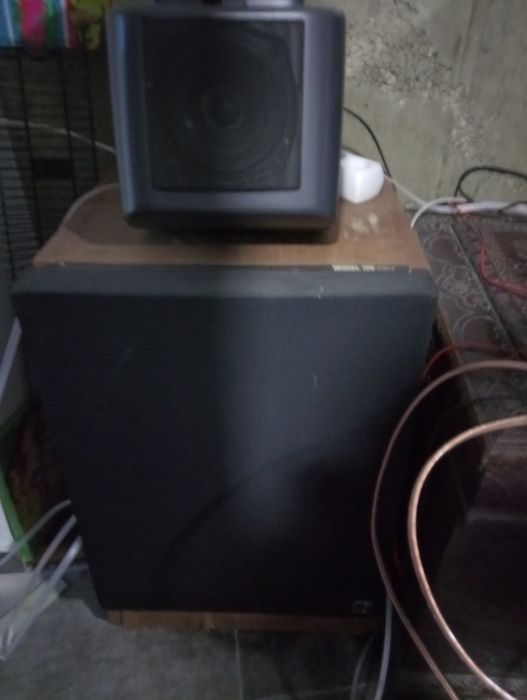 Colunas de Som KEF 105*