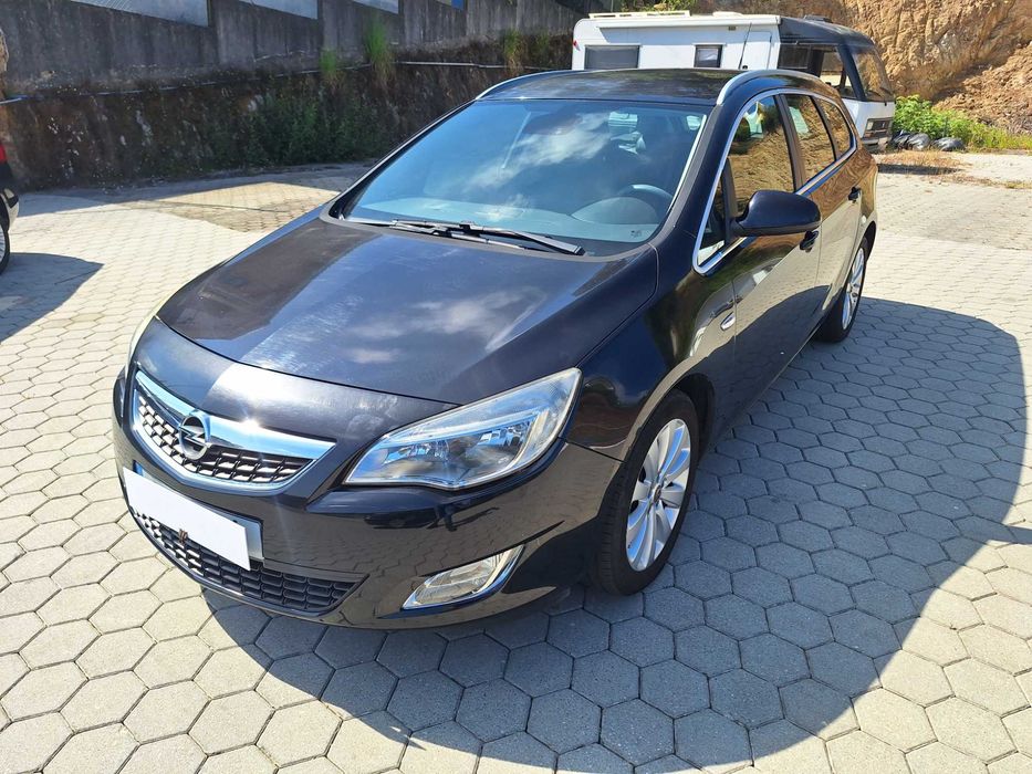 OPEL ASTRA SPORT TOURER  2011