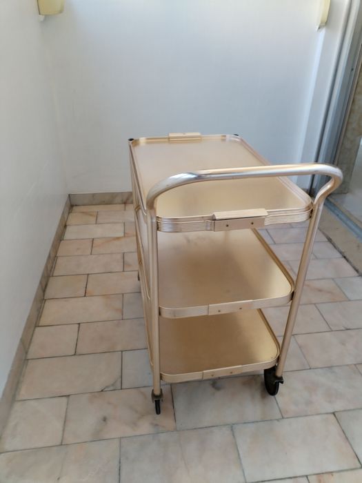 Carrinho de apoio à cozinha