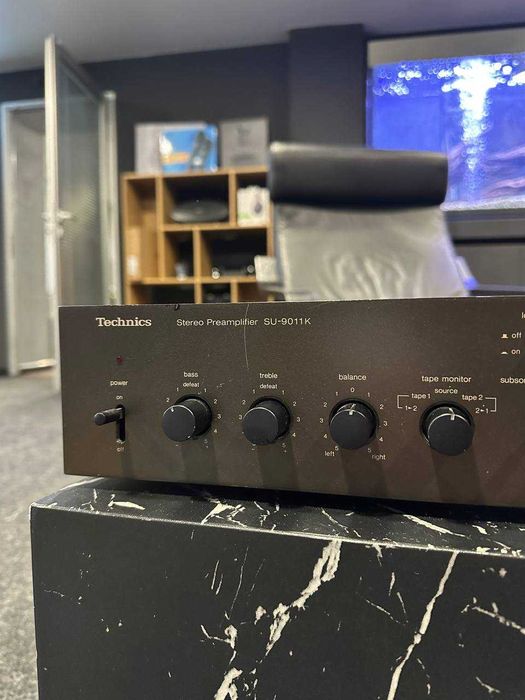 Попередній підсилювач Technics SU-9011