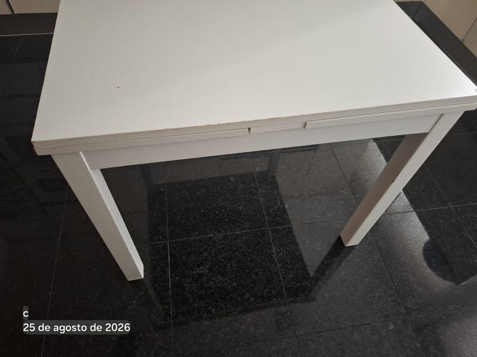 Mesa extensível IKEA BJURSTA branca 90x90 → 168cm