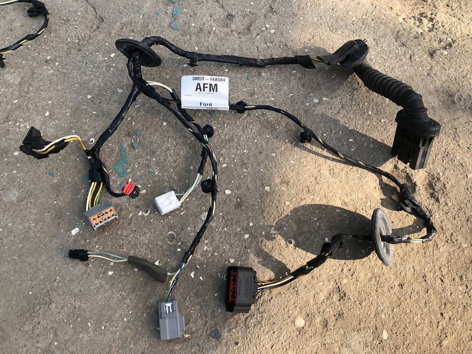 Безкоштовно Проводка передніх лівих дверей форд фокус 2