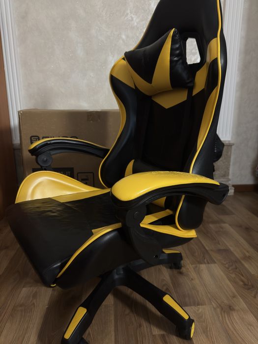 Компьютерне крісло