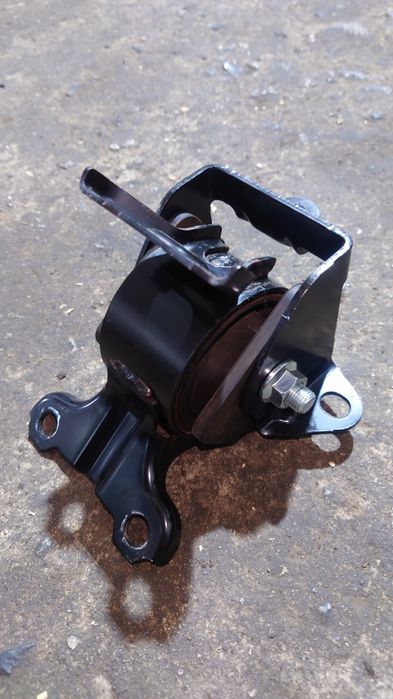 Продам б/в подушку АКПП (двигуна) ліву на Mitsubishi Outlander Sport