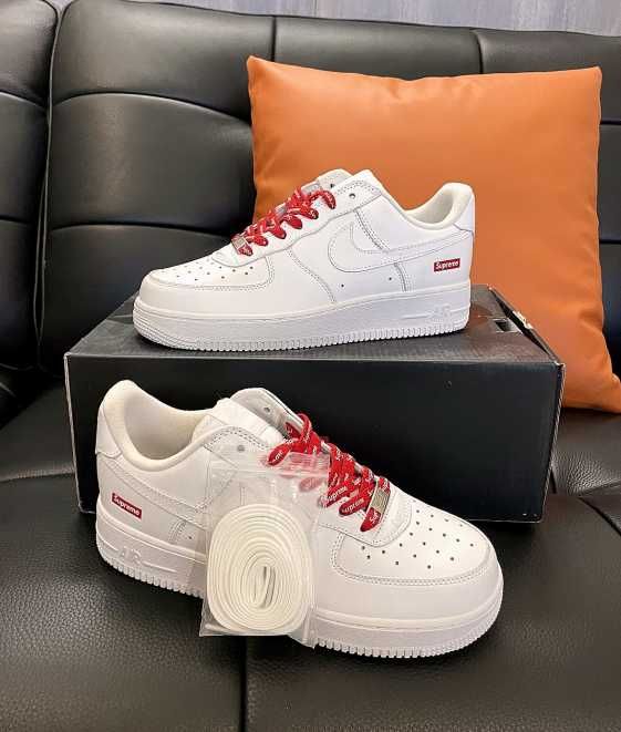 Nike Air Force 1 Low Supreme White R.40